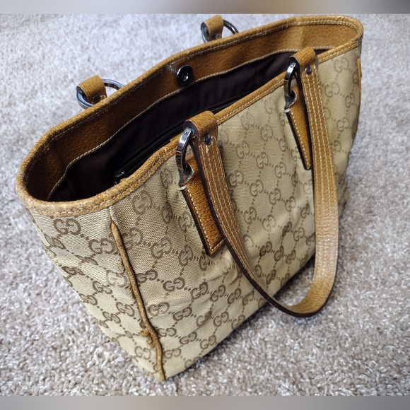Gucci Medium Tan Monogram Tote Bag - Picture 2 of 16